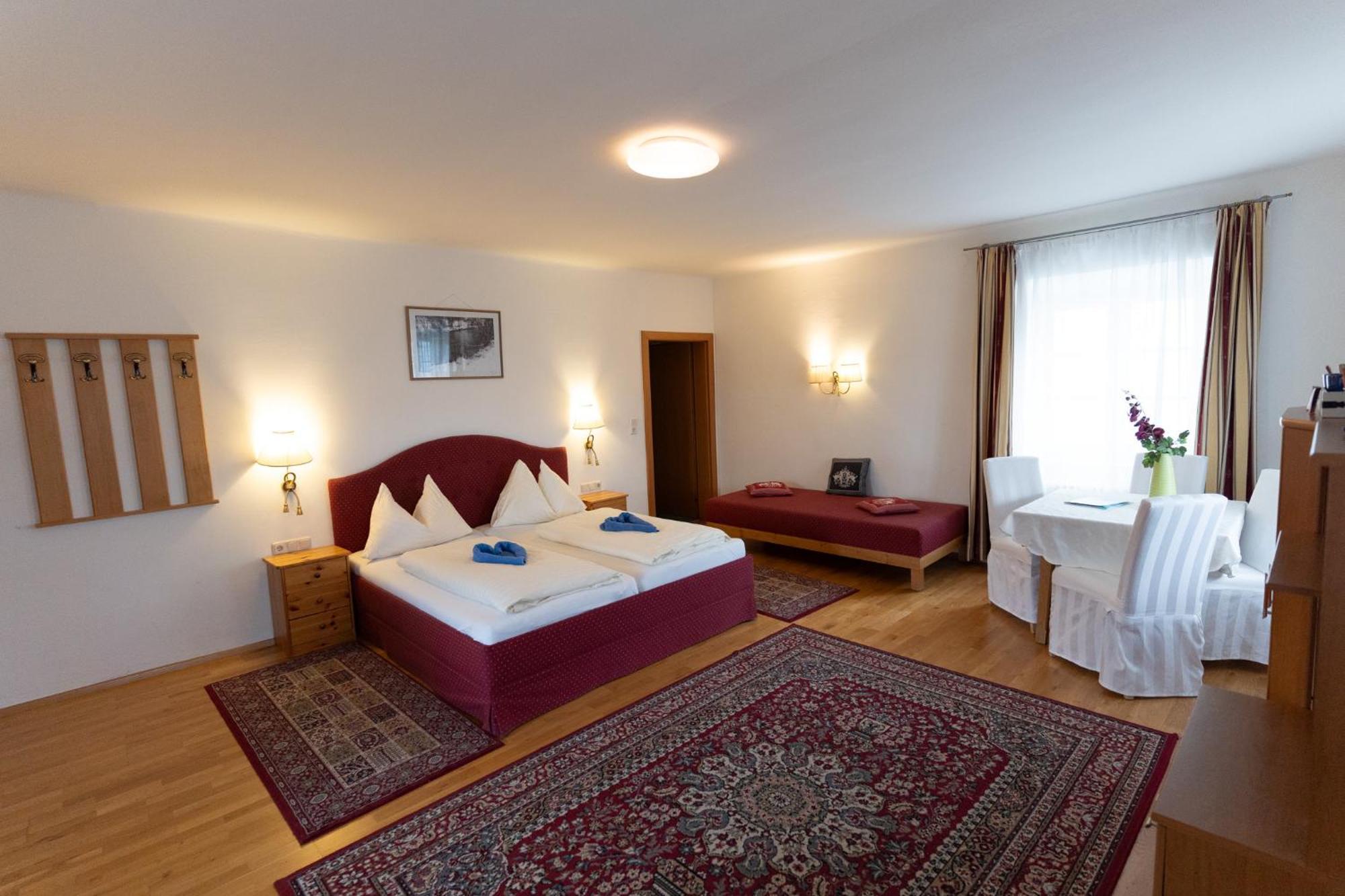Hotel Pension Kandolf Тамсвег Екстериор снимка