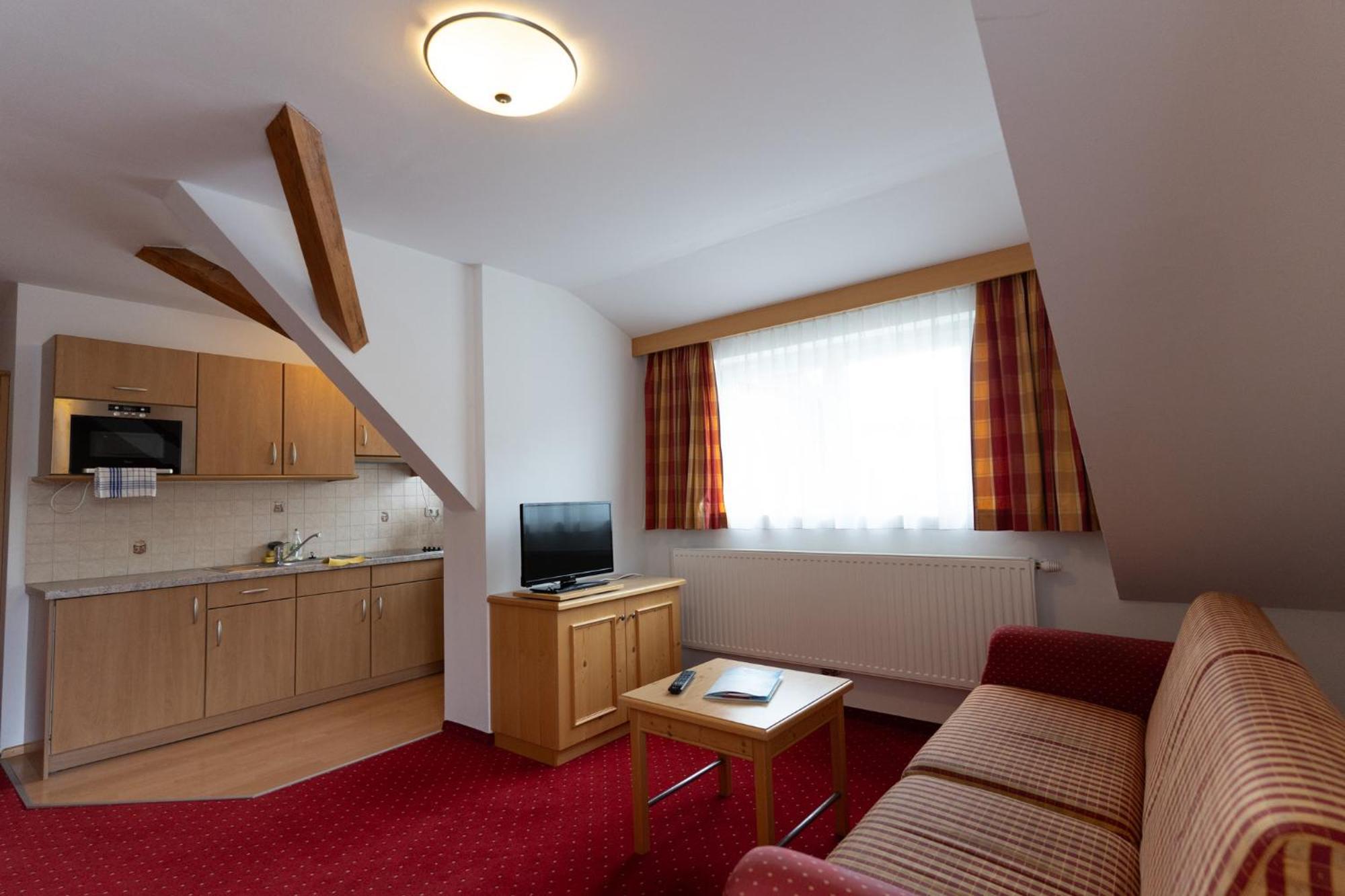 Hotel Pension Kandolf Тамсвег Екстериор снимка